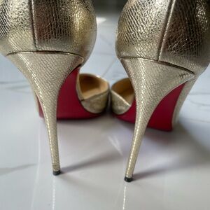 Gold Christian Louboutin 39.5